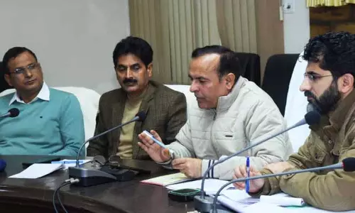 JAMMU: कृषि निदेशक ने विभागीय योजनाओं के तहत प्रगति की समीक्षा की