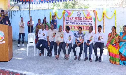 Dav School में पूर्व छात्रों का मिलन समारोह भव्य तरीके से आयोजित किया गया