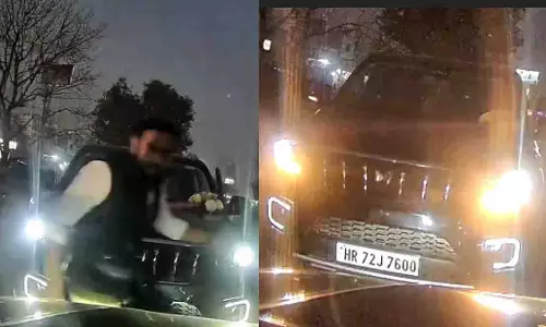 रोड रेज का मामला: Gurugram में स्कॉर्पियो चालक ने कार ड्राइवर को धमकाया रोड रेज का मामला: Gurugram में स्कॉर्पियो चालक ने कार ड्राइवर को धमकाया