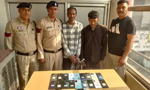 रायपुर के मोबाईल दुकानों में चोरी करने वाले अरेस्ट, दोनों उड़ीसा और महाराष्ट्र के निवासी रायपुर के मोबाईल दुकानों में चोरी करने वाले अरेस्ट, दोनों उड़ीसा और महाराष्ट्र के निवासी