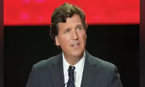 Tucker Carlson के नए हमलों ने अमेरिकी दक्षिणपंथी खेमे में दरारें और गहरी कर दी Tucker Carlson के नए हमलों ने अमेरिकी दक्षिणपंथी खेमे में दरारें और गहरी कर दी