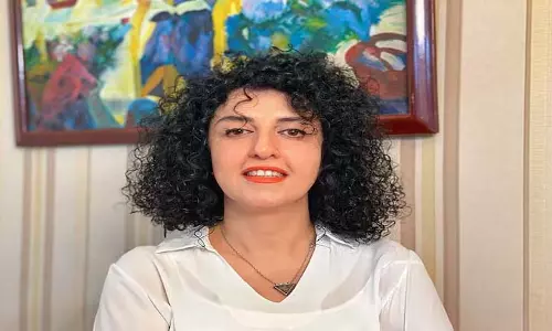 नोबेल शांति पुरस्कार विजेता Narges Mohammadi को ईरान में गिरफ्तार किया गया, समिति ने इसे क्रूर बताया नोबेल शांति पुरस्कार विजेता Narges Mohammadi को ईरान में गिरफ्तार किया गया, समिति ने इसे क्रूर बताया