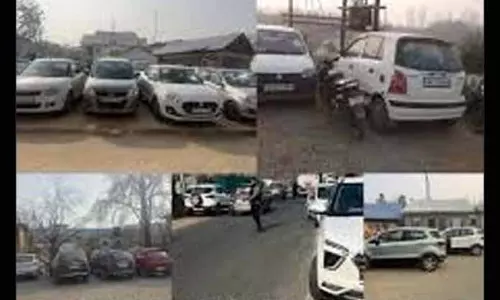 SRINAGAR: शोपियां में स्वामित्व हस्तांतरण के बिना वाहनों पर पुलिस की कार्रवाई SRINAGAR: शोपियां में स्वामित्व हस्तांतरण के बिना वाहनों पर पुलिस की कार्रवाई