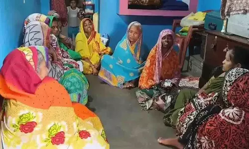 Ganjam: स्कूल जाते समय क्लास 7 का छात्र बेहोश हुआ, रास्ते में मौत Ganjam: स्कूल जाते समय क्लास 7 का छात्र बेहोश हुआ, रास्ते में मौत