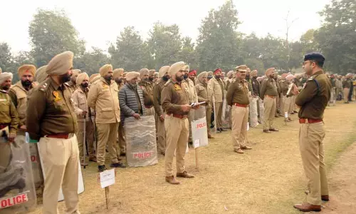 Amritsar में निष्पक्ष और शांतिपूर्ण चुनाव सुनिश्चित करने के लिए 3,000 पुलिसकर्मी तैनात Amritsar में निष्पक्ष और शांतिपूर्ण चुनाव सुनिश्चित करने के लिए 3,000 पुलिसकर्मी तैनात