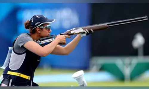 रायज़ा ढिल्लों ने 68वें NSCC के पहले फाइनल दिन महिलाओं के स्कीट खिताब जीते रायज़ा ढिल्लों ने 68वें NSCC के पहले फाइनल दिन महिलाओं के स्कीट खिताब जीते