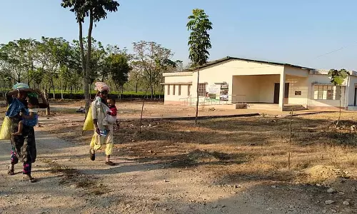 मुख्यमंत्री के उद्घाटन के एक महीने बाद भी Crèches बंद पड़े हुये मुख्यमंत्री के उद्घाटन के एक महीने बाद भी Crèches बंद पड़े हुये