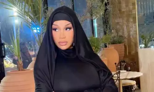 Cardi B  रियाद में परफॉर्मेंस से पहले शॉपिंग करती दिखीं