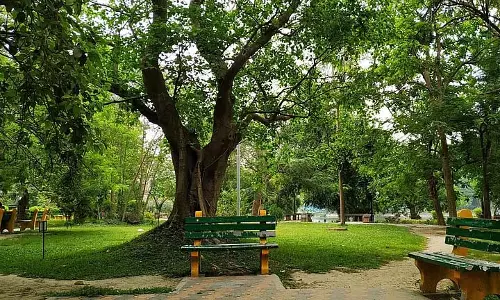 हावड़ा में Park का नाम बदलने पर हंगामा