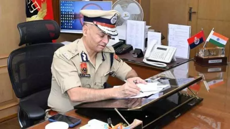 DGP का आदेश: सुरक्षा का दिखावा करने वालों को ब्लैकलिस्ट किया जाए DGP का आदेश: सुरक्षा का दिखावा करने वालों को ब्लैकलिस्ट किया जाए