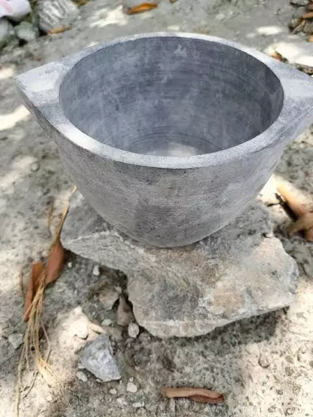 तमिलनाडु: जीआई टैग के बावजूद नामक्कल के कलचट्टी कारीगरों का भविष्य संकट में, कच्चे माल की कमी प्रमुख वजह तमिलनाडु: जीआई टैग के बावजूद नामक्कल के कलचट्टी कारीगरों का भविष्य संकट में, कच्चे माल की कमी प्रमुख वजह