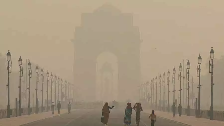 दिल्ली में घुटन, AQI गंभीर लेवल के करीब दिल्ली में घुटन, AQI गंभीर लेवल के करीब