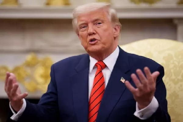 Trump ने इमिग्रेशन के लिए मिलिट्री फंड से 2 बिलियन डॉलर से ज़्यादा की रकम डायवर्ट की Trump ने इमिग्रेशन के लिए मिलिट्री फंड से 2 बिलियन डॉलर से ज़्यादा की रकम डायवर्ट की