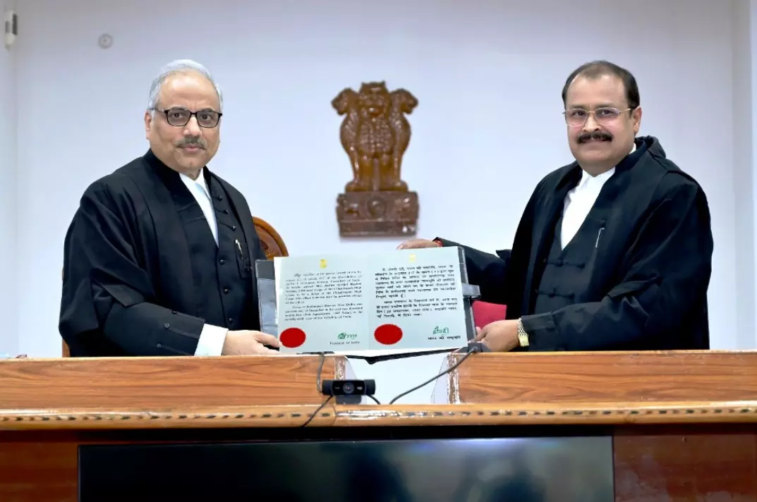 छत्तीसगढ़ उच्च न्यायालय को एक और स्थायी जज मिला, अरविन्द कुमार वर्मा ने ली शपथ छत्तीसगढ़ उच्च न्यायालय को एक और स्थायी जज मिला, अरविन्द कुमार वर्मा ने ली शपथ