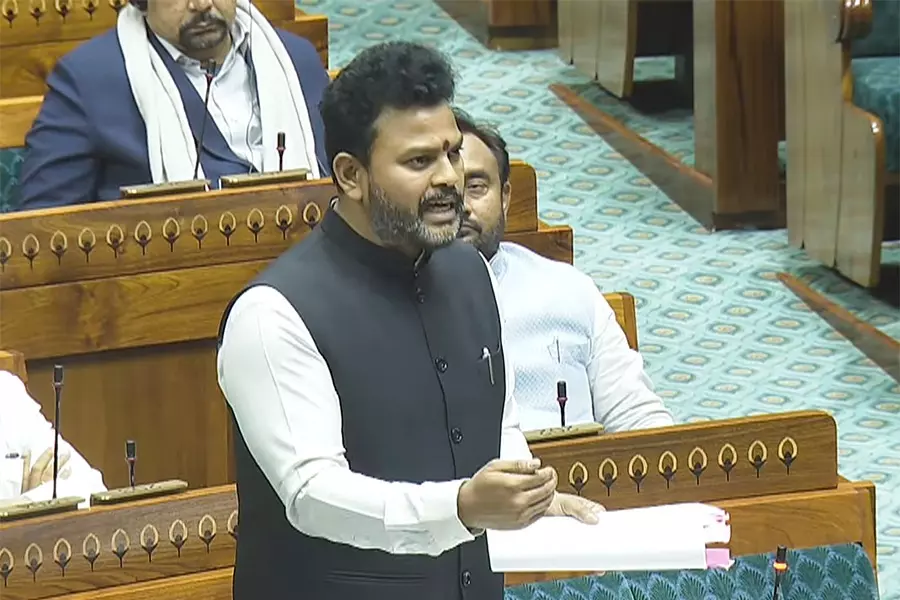 Naidu का बयान: डीरेगुलेटेड मार्केट में हवाई किराया बढ़ने-घटने पर रोक नहीं Naidu का बयान: डीरेगुलेटेड मार्केट में हवाई किराया बढ़ने-घटने पर रोक नहीं