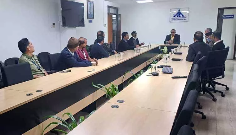 Biju Patnaik Airport ने कोहरे से निपटने की व्यापक तैयारियों का ड्राई रन किया Biju Patnaik Airport ने कोहरे से निपटने की व्यापक तैयारियों का ड्राई रन किया