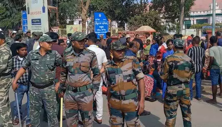 क्योंझर में KISS के छात्र की रहस्यमय मौत के बाद विरोध प्रदर्शन, परिवार ने साजिश का आरोप लगाया क्योंझर में KISS के छात्र की रहस्यमय मौत के बाद विरोध प्रदर्शन, परिवार ने साजिश का आरोप लगाया