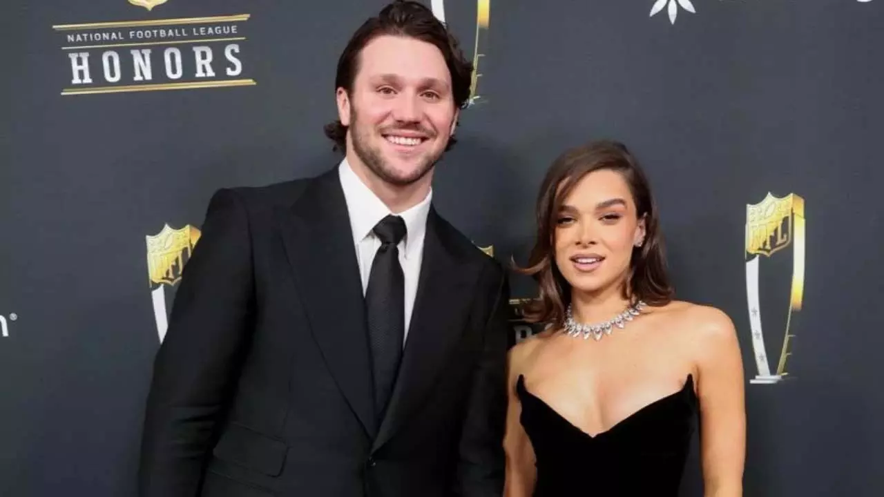 Hailee Steinfeld प्रेग्नेंट: NFL क्वार्टरबैक जोश एलन के साथ पहले बच्चे की उम्मीद कर रही Hailee Steinfeld प्रेग्नेंट: NFL क्वार्टरबैक जोश एलन के साथ पहले बच्चे की उम्मीद कर रही