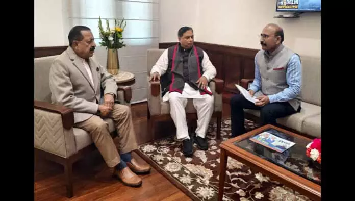 Sat Sharma और मोहन लाल ने डॉ. जितेंद्र से मुलाकात की, अखनूर-छम्ब क्षेत्र के अहम मुद्दे उठाए Sat Sharma और मोहन लाल ने डॉ. जितेंद्र से मुलाकात की, अखनूर-छम्ब क्षेत्र के अहम मुद्दे उठाए