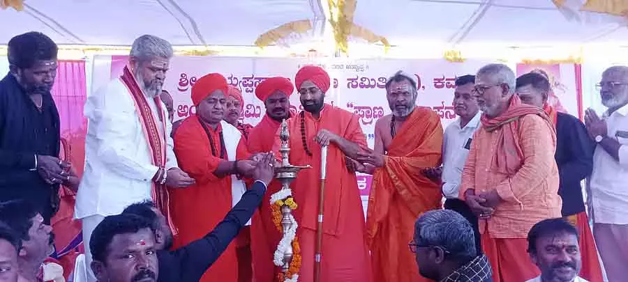 अयप्पा स्वामी मंदिर सद्भाव का प्रतीक है: Huchheshwar Swamiji अयप्पा स्वामी मंदिर सद्भाव का प्रतीक है: Huchheshwar Swamiji