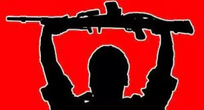 नक्सलवाद की पकड़ ढीली, बस्तर में आत्मसमर्पण और पुनर्वास का दौर नक्सलवाद की पकड़ ढीली, बस्तर में आत्मसमर्पण और पुनर्वास का दौर