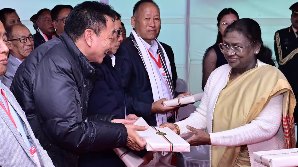 Manipur के एकमात्र कमजोर आदिवासी समूह से मुलाकात की Manipur के एकमात्र कमजोर आदिवासी समूह से मुलाकात की