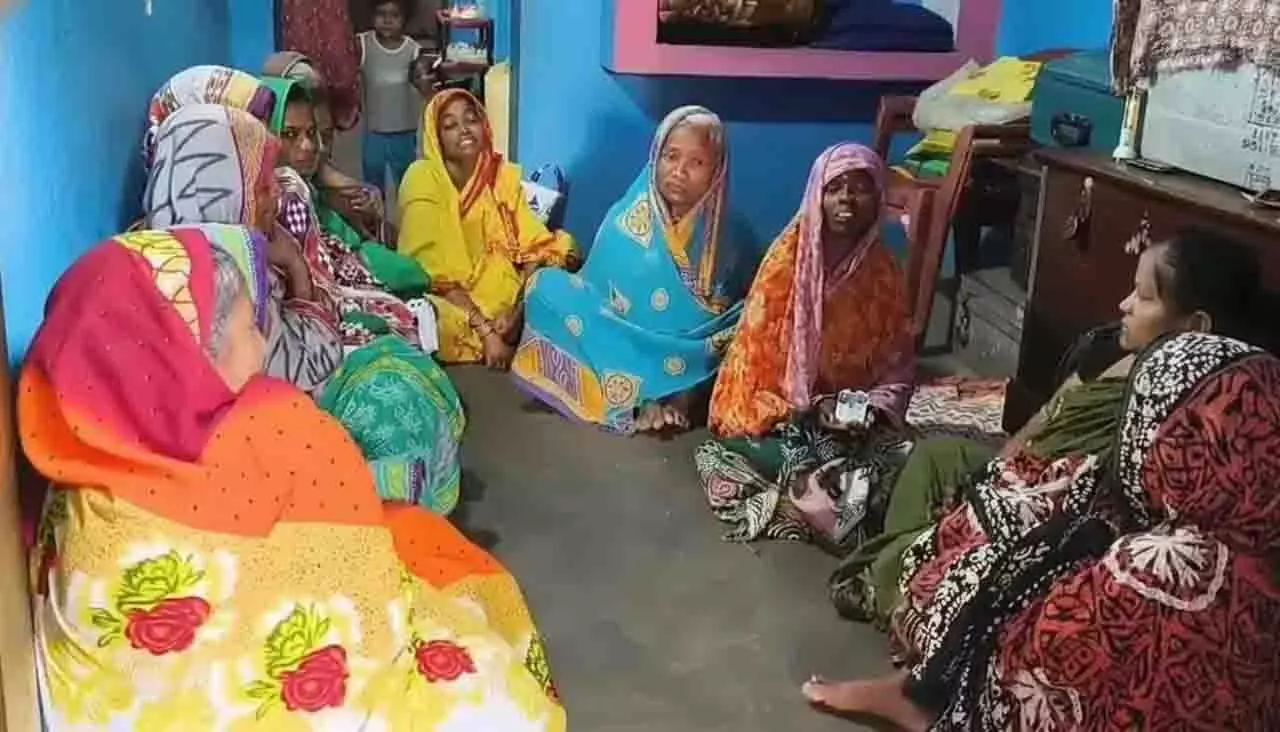 Ganjam: स्कूल जाते समय क्लास 7 का छात्र बेहोश हुआ, रास्ते में मौत Ganjam: स्कूल जाते समय क्लास 7 का छात्र बेहोश हुआ, रास्ते में मौत