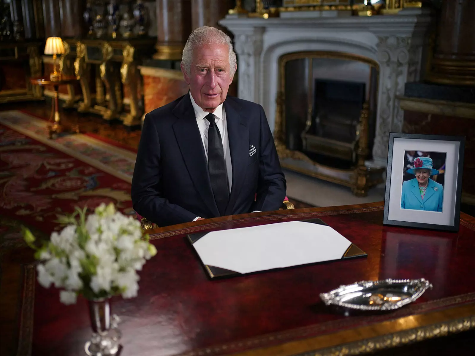 King Charles ने टेलीविजन संदेश में कैंसर से उबरने की उपलब्धि का जश्न मनाया King Charles ने टेलीविजन संदेश में कैंसर से उबरने की उपलब्धि का जश्न मनाया