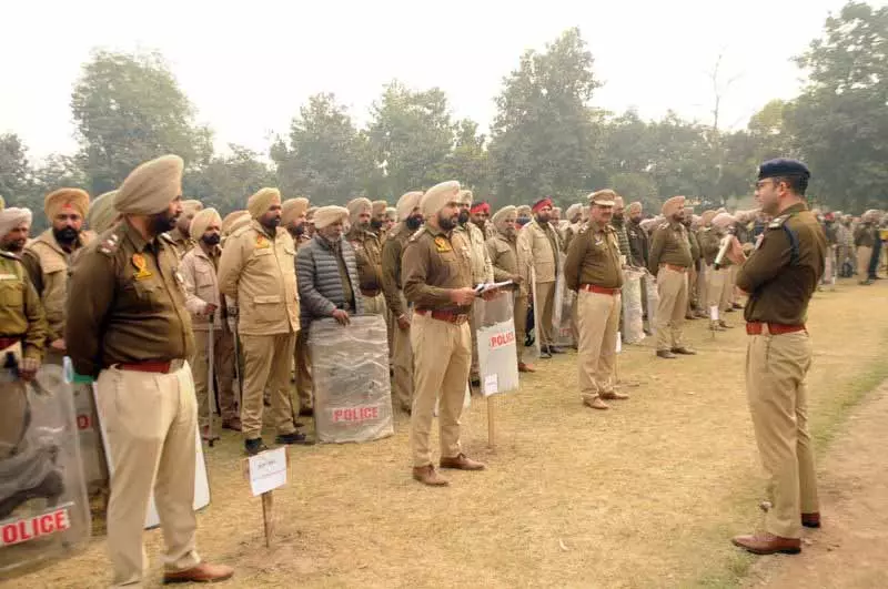 Amritsar में निष्पक्ष और शांतिपूर्ण चुनाव सुनिश्चित करने के लिए 3,000 पुलिसकर्मी तैनात Amritsar में निष्पक्ष और शांतिपूर्ण चुनाव सुनिश्चित करने के लिए 3,000 पुलिसकर्मी तैनात