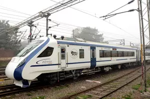 भारतीय रेलवे की नई पहल, अब वंदे भारत ट्रेनों में मिलेगा स्थानीय खाने का स्वाद: अश्विनी वैष्णव भारतीय रेलवे की नई पहल, अब वंदे भारत ट्रेनों में मिलेगा स्थानीय खाने का स्वाद: अश्विनी वैष्णव