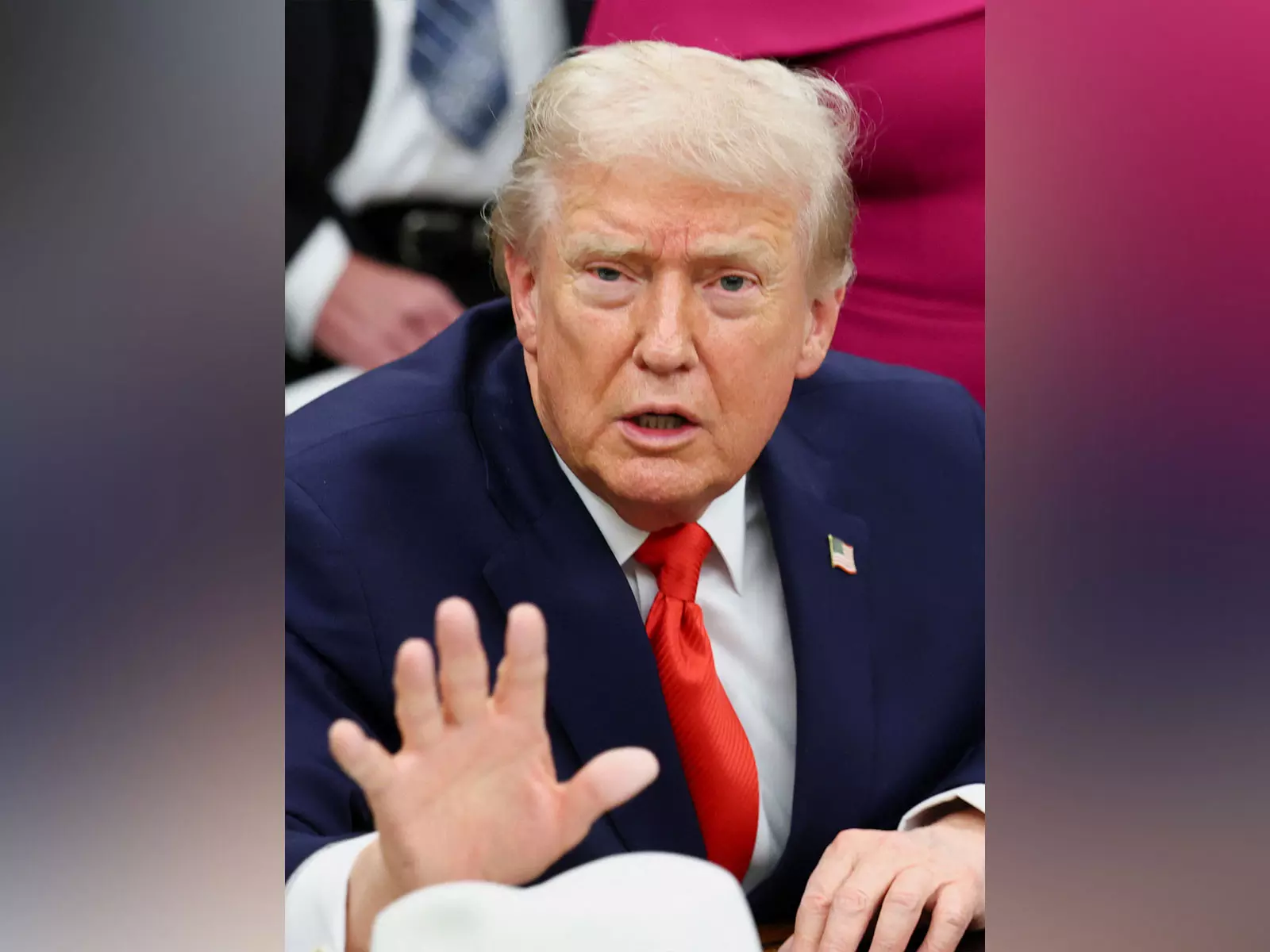 Trump अप्रवासियों के लिए पारिवारिक पुनर्मिलन पैरोल कार्यक्रमों को समाप्त करेंगे Trump अप्रवासियों के लिए पारिवारिक पुनर्मिलन पैरोल कार्यक्रमों को समाप्त करेंगे