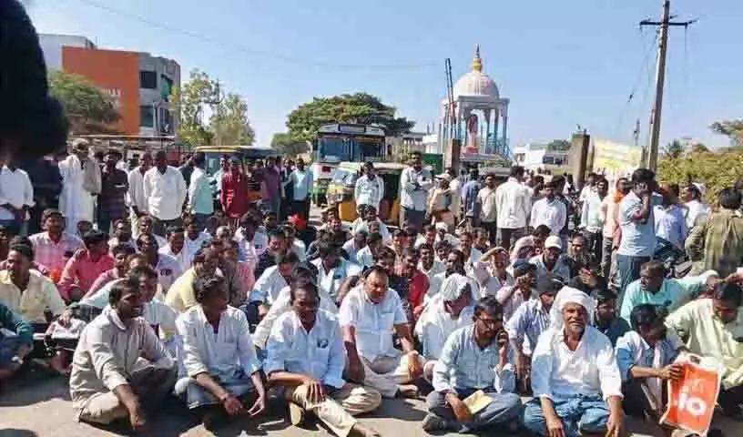 BRS नेता ने सरकार से आदिलाबाद में सोया उत्पादन खरीदने की मांग की BRS नेता ने सरकार से आदिलाबाद में सोया उत्पादन खरीदने की मांग की