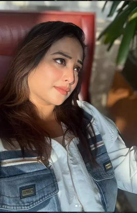 भोजपुरी अभिनेत्री रानी चटर्जी ने सोशल मीडिया पर शेयर किया सस्पेंस भरा पोस्ट भोजपुरी अभिनेत्री रानी चटर्जी ने सोशल मीडिया पर शेयर किया सस्पेंस भरा पोस्ट