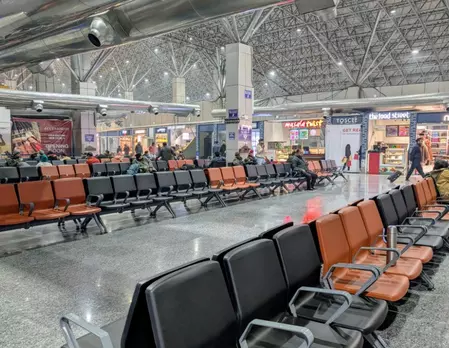श्रीनगर एयरपोर्ट ने सर्दियों और कोहरे के लिए तैयारी अभ्यास किया, सभी सुविधाएं परखीं श्रीनगर एयरपोर्ट ने सर्दियों और कोहरे के लिए तैयारी अभ्यास किया, सभी सुविधाएं परखीं