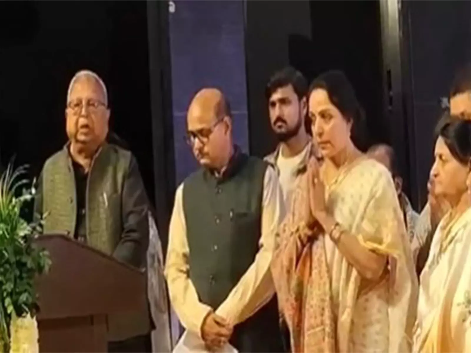 Mathura में धर्मेंद्र के सम्मान में शोक सभा Mathura में धर्मेंद्र के सम्मान में शोक सभा