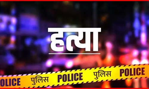 बाप-बेटे ने मिलकर किया कत्ल, अपने ही परिवार के सदस्य को बनाया निशाना बाप-बेटे ने मिलकर किया कत्ल, अपने ही परिवार के सदस्य को बनाया निशाना
