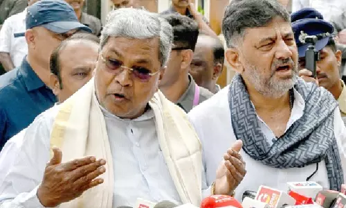 Karnataka कांग्रेस के विधायक आज दिल्ली में वोट चोरी के खिलाफ उतरेंगे सड़कों पर Karnataka कांग्रेस के विधायक आज दिल्ली में वोट चोरी के खिलाफ उतरेंगे सड़कों पर