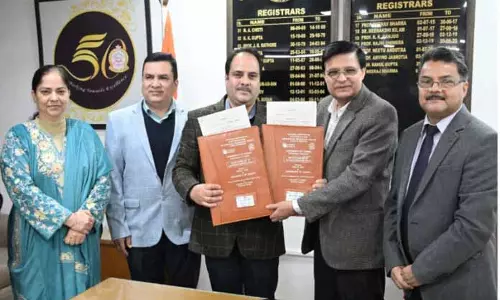 JU ने IT शिक्षा, डिजिटल सशक्तिकरण के लिए NIELIT के साथ MoU पर हस्ताक्षर किए JU ने IT शिक्षा, डिजिटल सशक्तिकरण के लिए NIELIT के साथ MoU पर हस्ताक्षर किए