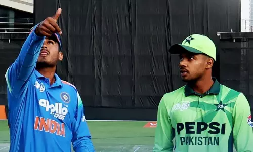U19 एशिया कप में भारत ने पाकिस्तान के खिलाफ नो हैंडशेक पॉलिसी बनाए रखी U19 एशिया कप में भारत ने पाकिस्तान के खिलाफ नो हैंडशेक पॉलिसी बनाए रखी
