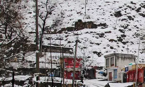 Kashmir के ऊंचाई वाले इलाकों में 13-17 दिसंबर तक हल्की बर्फबारी की संभावना: मौसम विभाग Kashmir के ऊंचाई वाले इलाकों में 13-17 दिसंबर तक हल्की बर्फबारी की संभावना: मौसम विभाग