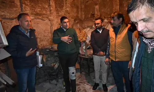 Chamba DC ने रंग महल में संरक्षण और सौंदर्यीकरण परियोजनाओं की समीक्षा की Chamba DC ने रंग महल में संरक्षण और सौंदर्यीकरण परियोजनाओं की समीक्षा की