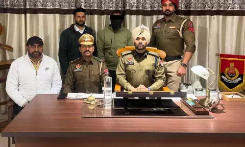 Bihar में एक स्थानीय निवासी से 20 लाख रुपये की ठगी करने वाला धोखेबाज गिरफ्तार Bihar में एक स्थानीय निवासी से 20 लाख रुपये की ठगी करने वाला धोखेबाज गिरफ्तार