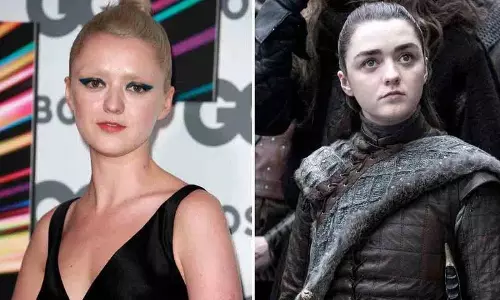 Maisie Williams उर्फ ​​आर्या स्टार्क ने छुट्टियों से न्यूड फुटेज पोस्ट करके फैंस को चौंका दिया