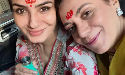 Raveena Tandon ने बाबुलनाथ मंदिर की अपनी शांत यात्रा के कुछ पल शेयर किए