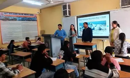Himachal: दुनिया के 70% ताज़े पानी के भंडार रखने वाले, तेज़ी से पिघलते ग्लेशियर चिंता बढ़ा रहे हैं Himachal: दुनिया के 70% ताज़े पानी के भंडार रखने वाले, तेज़ी से पिघलते ग्लेशियर चिंता बढ़ा रहे हैं