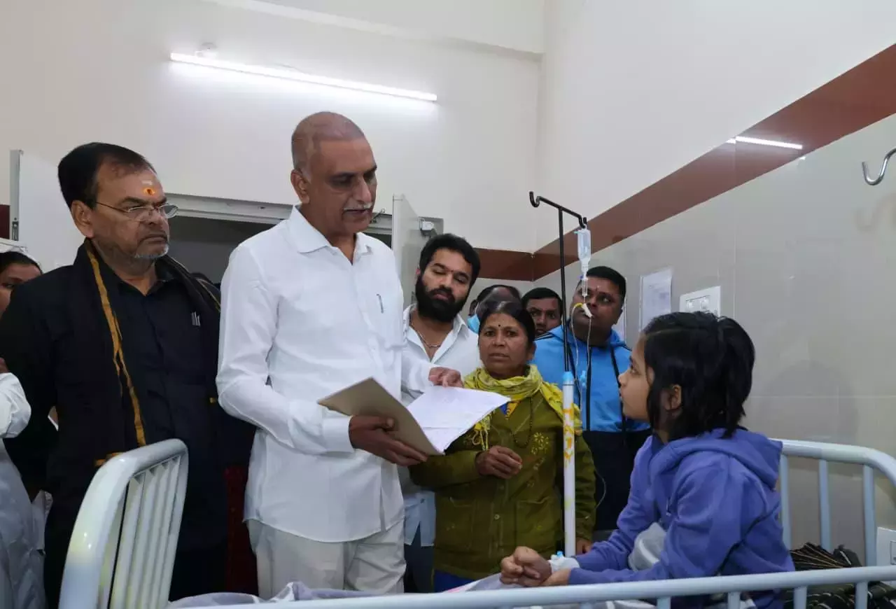 Telangana : हरीश राव ने छात्रों से मुलाकात की, सीएम रेवंत की आलोचना की Telangana : हरीश राव ने छात्रों से मुलाकात की, सीएम रेवंत की आलोचना की