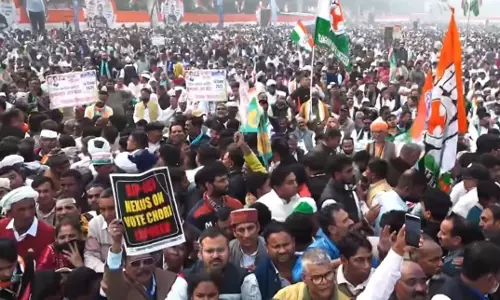 कांग्रेस ने विरोध प्रदर्शन में आपत्तिजनक नारों से खुद को अलग किया कांग्रेस ने विरोध प्रदर्शन में आपत्तिजनक नारों से खुद को अलग किया