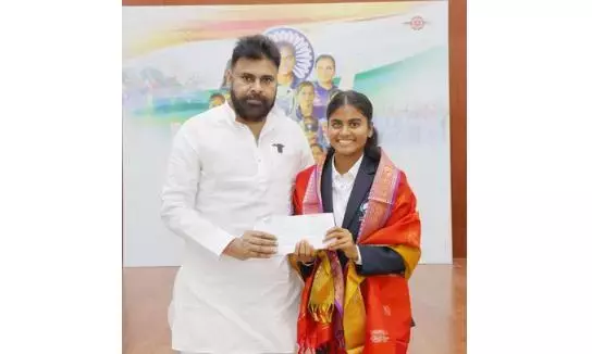 ब्लाइंड क्रिकेट कप्तान दीपिका के गांव के लिए घंटों के अंदर सड़क मंजूर हुई।