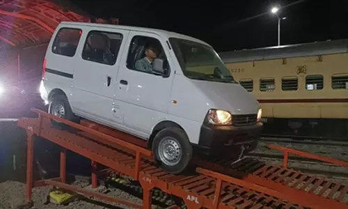 Mizoram को कारों की पहली रेल से भेजी गई खेप मिली