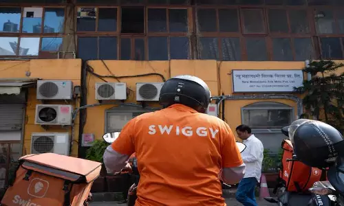 Swiggy ने QIP के ज़रिए 10,000 करोड़ रुपये जुटाए Swiggy ने QIP के ज़रिए 10,000 करोड़ रुपये जुटाए